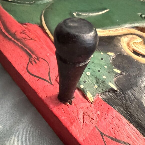 Vintage Pier 1 Handpainted Indonesia Wooden Frog 3 Peg Hook Wall Organizer - Picture 9 of 12